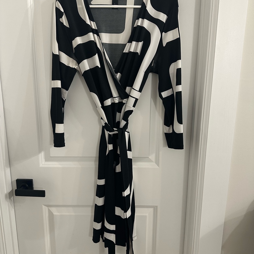 INC International Concepts Monochrome Geometric Long Sleeve Dress